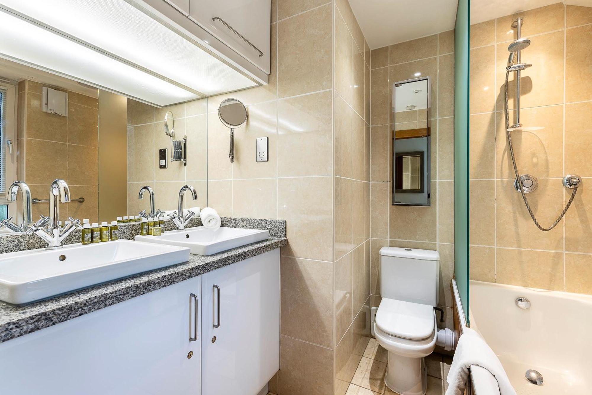 Tower Bridge 2Br Apartment For 6 With Terrace London Bagian luar foto